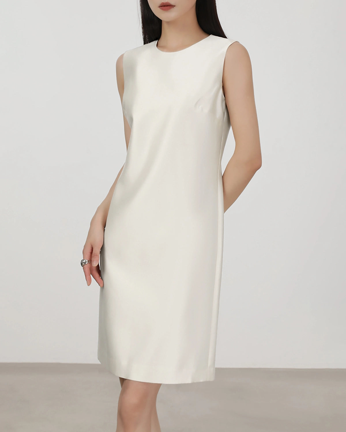 40 Momme Sleeveless Silk Straight Dress